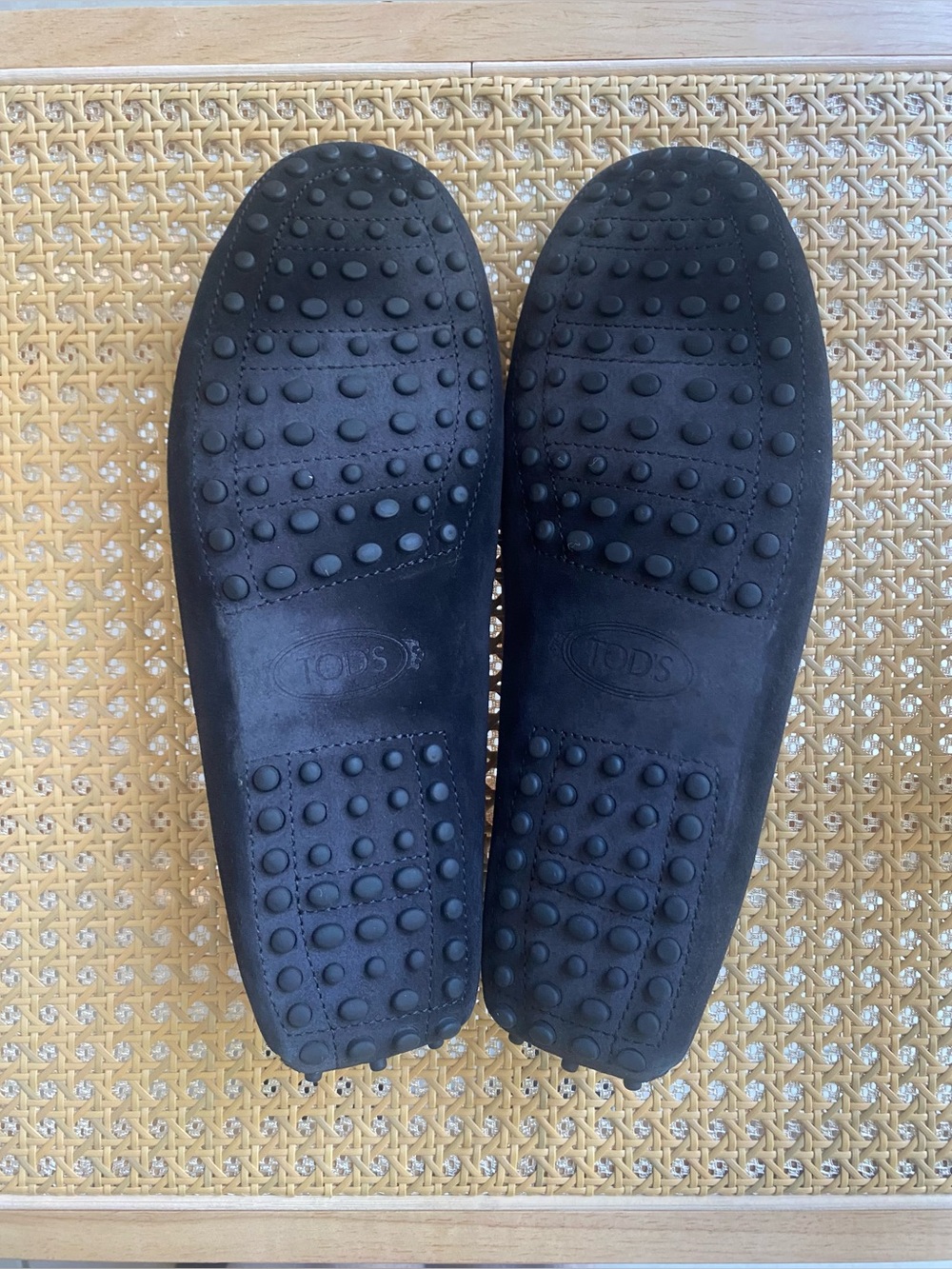 Tods black Gommino driving shoes in suede. - Picture 6 of 9